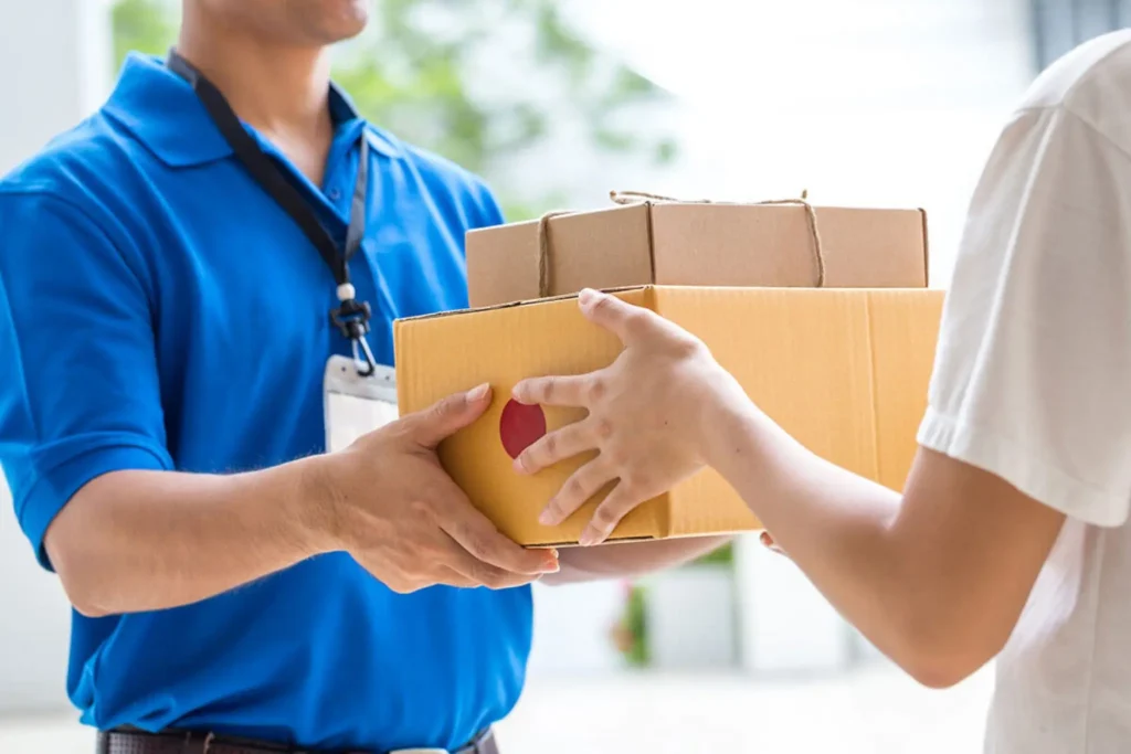 Fast Courier Service in Dubai sixhomes