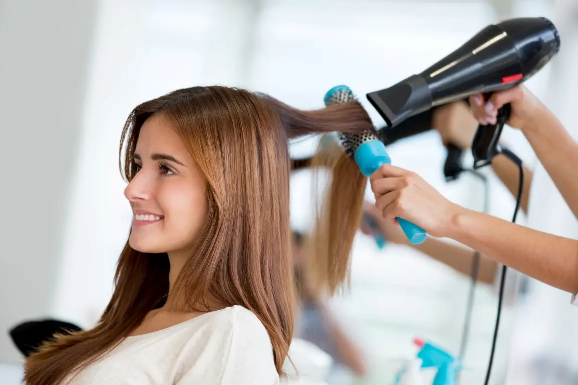 Home Salon Service in Dubai sixhomes